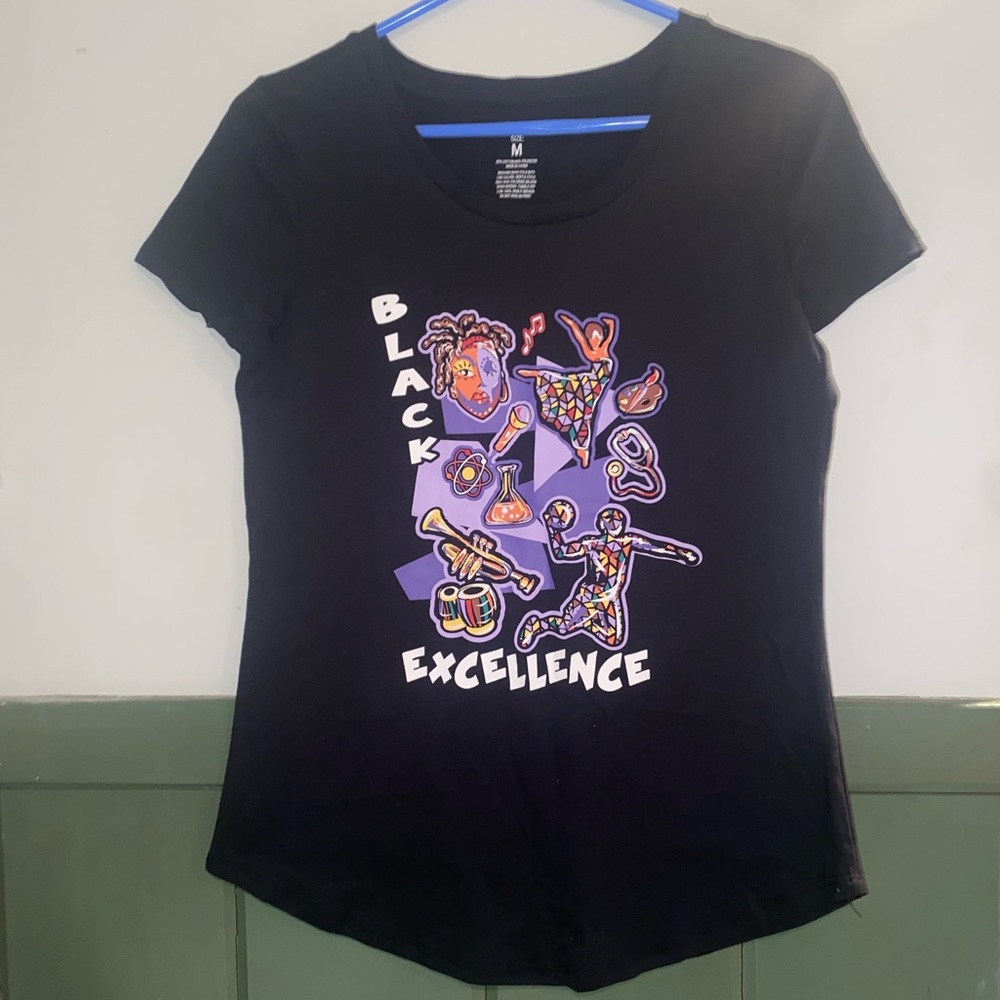 Women’s indent shirt size m